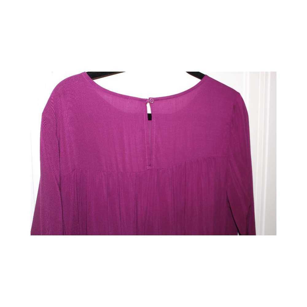 Old Navy Ruffled Blouse - Picture 6 of 6